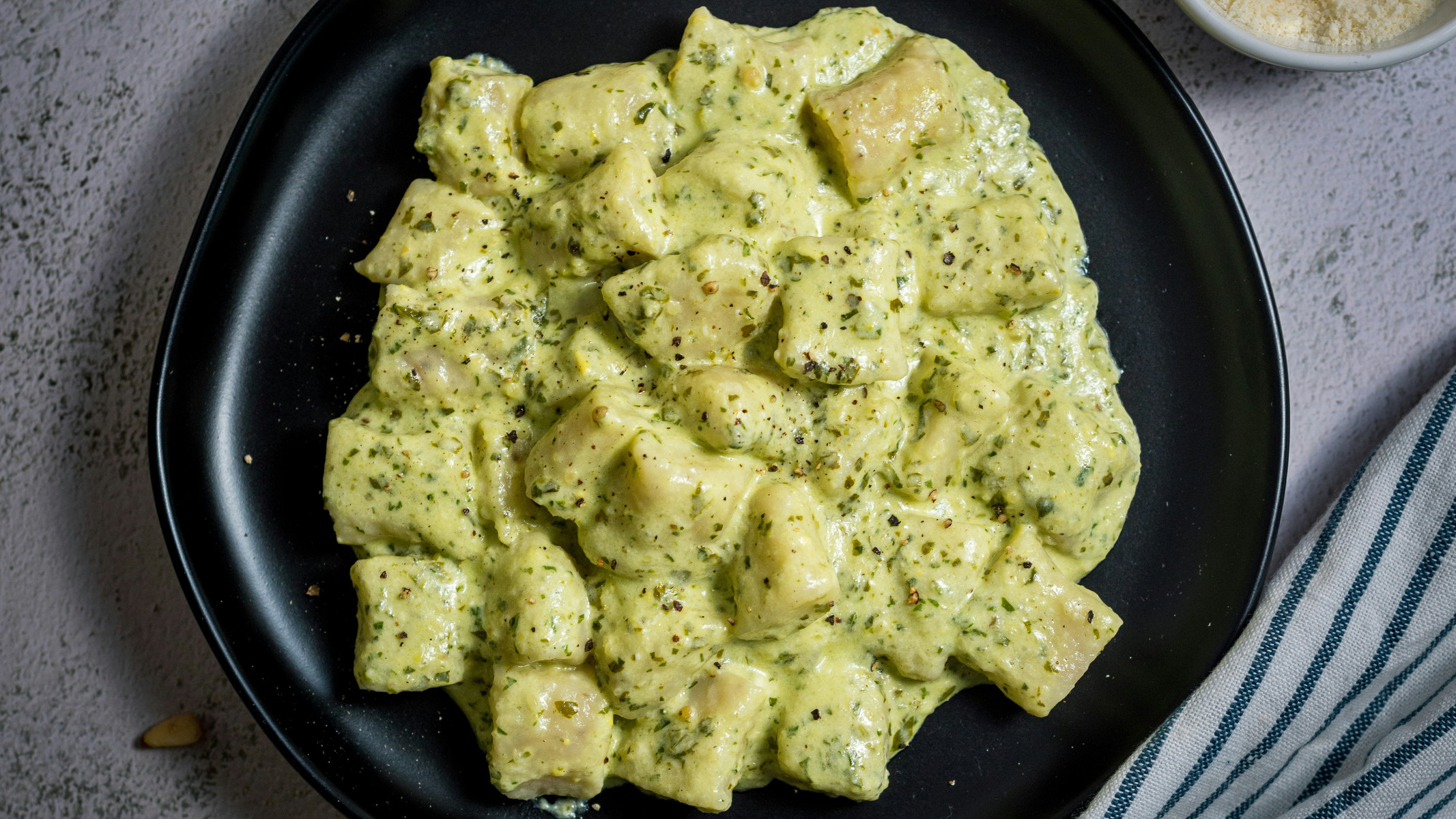 Rezeptbild für Gnocchi mit Zucchini-Mandelmus- Soße 