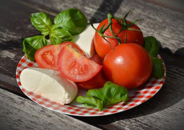 product photo for Tomato and mozzarella package